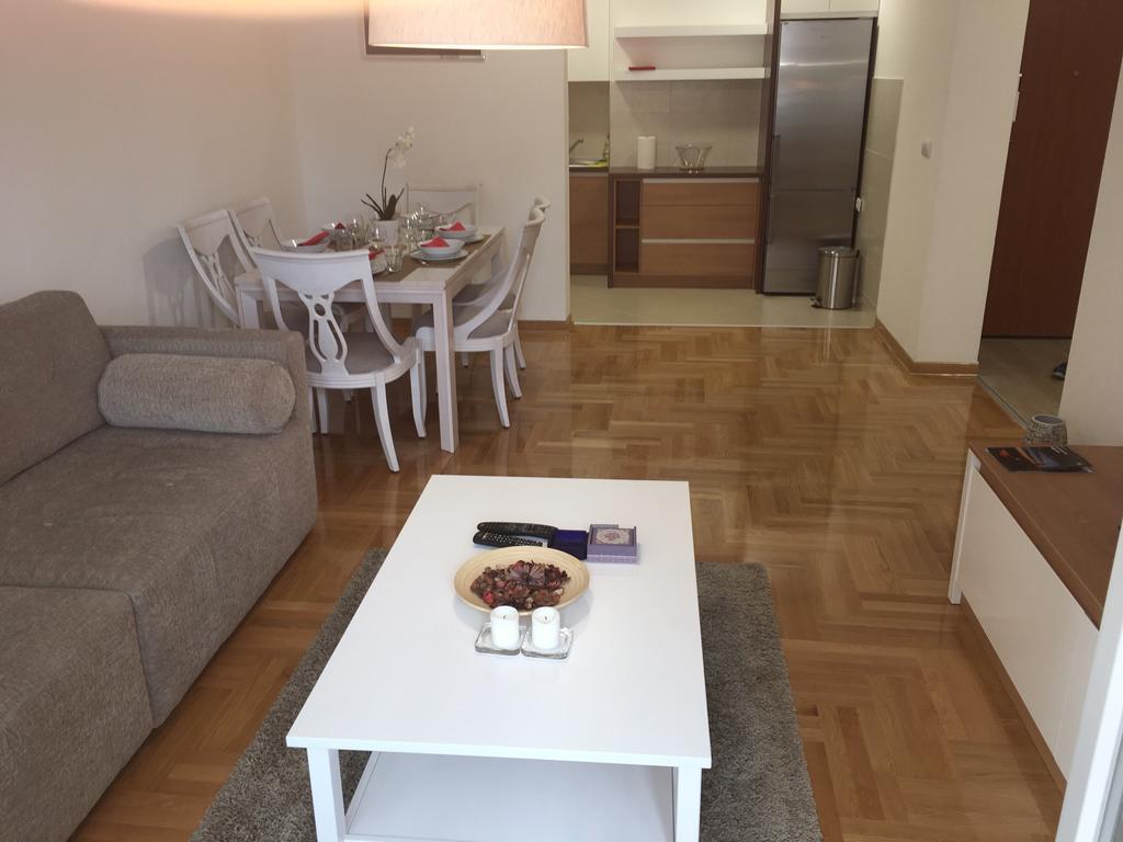 Apartment Triton Belgrado Exterior foto